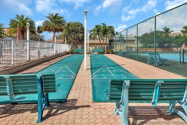 Building Photo - 1009 N Ocean Blvd Unit 409