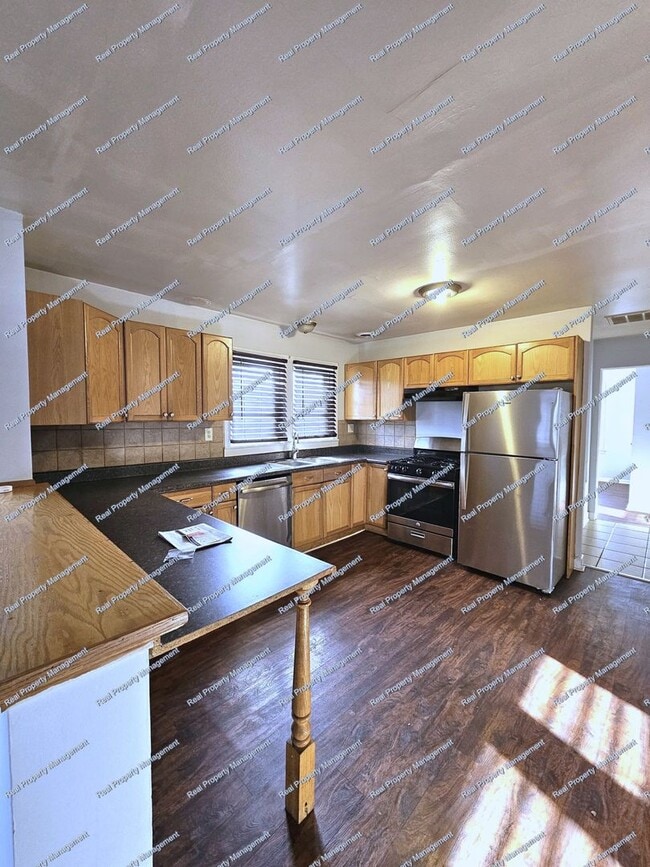 Photo - Three Bedroom Ranch located in Hobart!