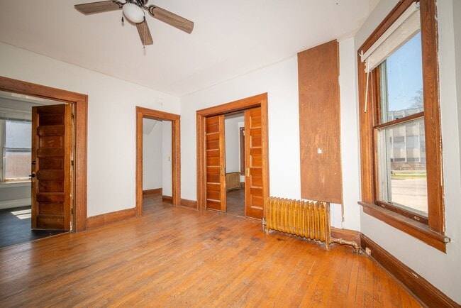 Photo - 405-407 W Main St - Duplex Unit 405