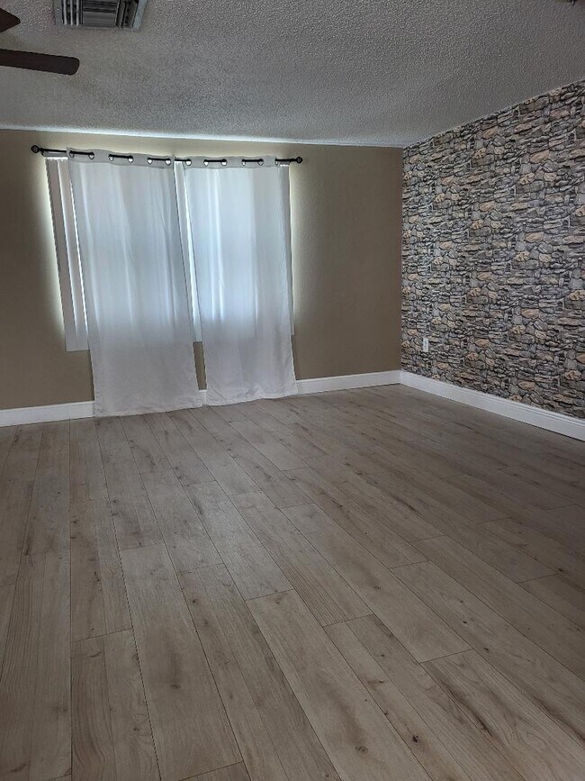 11103 Harding Dr Unidad B