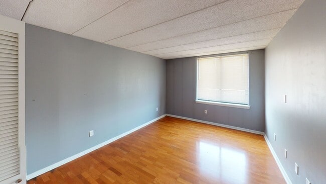 Photo - RARE 2BED 2 BATH in Allston... Don't miss out....