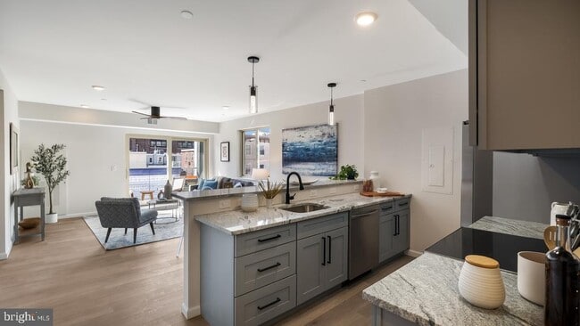 Photo - 1825 Callowhill St Unit 306