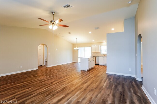 Photo - 617 SE 27th St