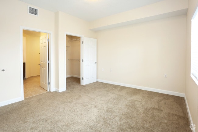 The Tres- 3BD/2BA - 1172 SqFt - Master Bedroom