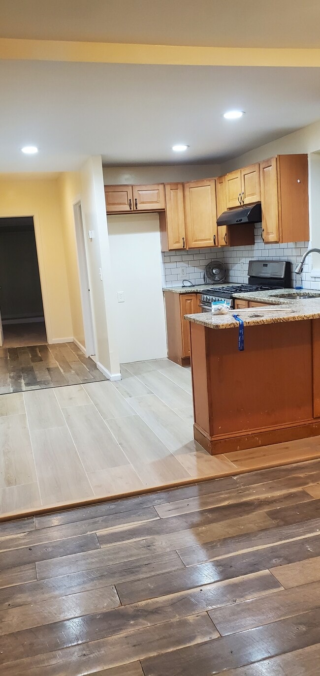 Building Photo - 32 Murray Ave