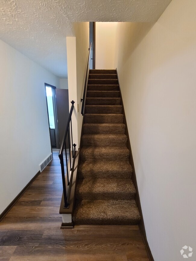 Building Photo - 209 Whittier Dr S Rental