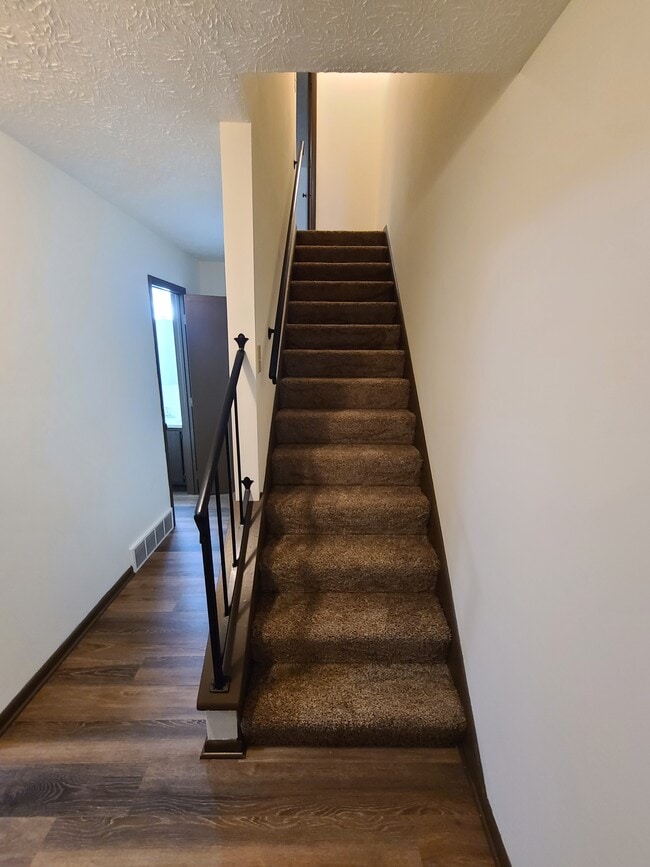 Building Photo - 209 Whittier Dr S Rental