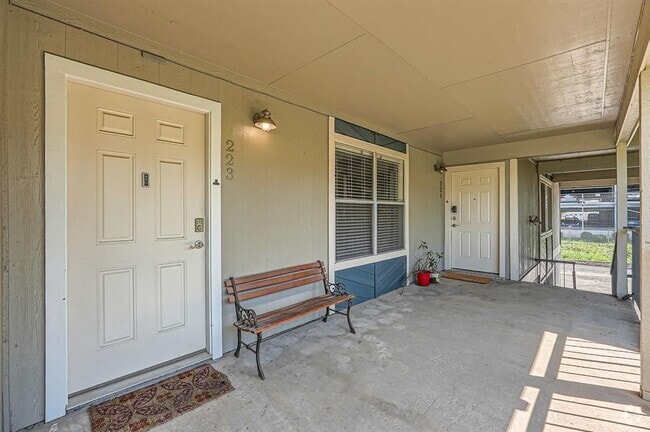 Building Photo - 2450 Ashdale Dr Unit 223 Rental