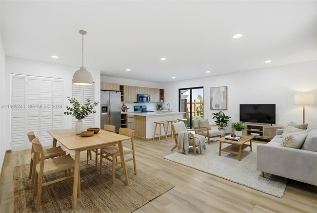 Photo - 936 NW 10th St