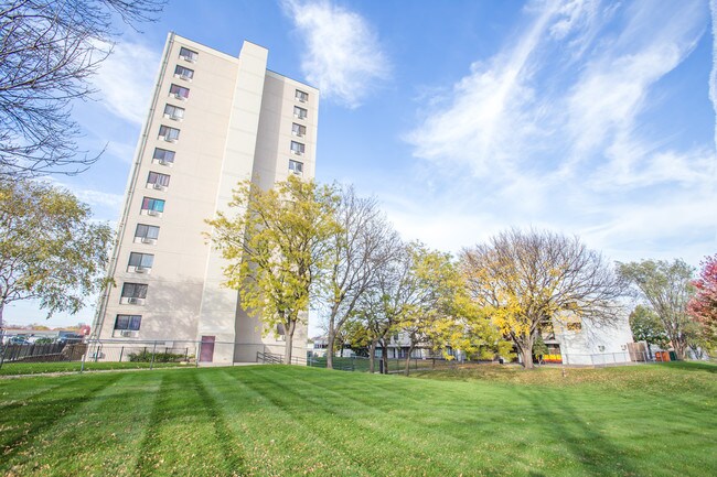 Parkview Apartments - Parkview Apartments