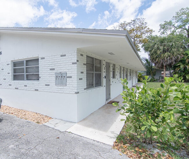 Photo - 1605 SW 11th Ct Apartment Unit 1-16