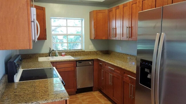 Photo - 6625 Nervia St