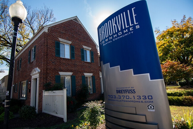 Entrance Signage - Brookville Townhomes