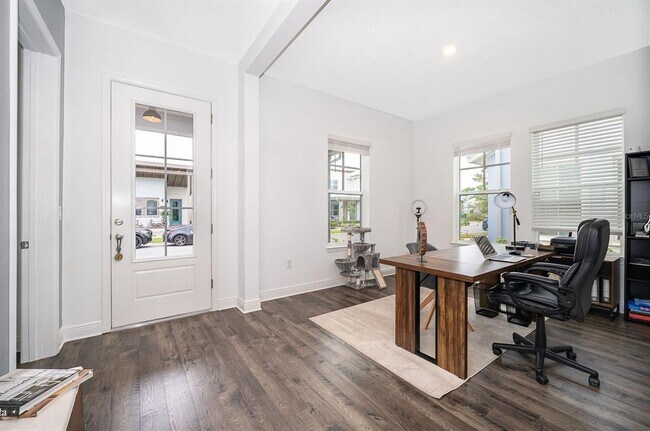 Photo - 9750 Neruda St