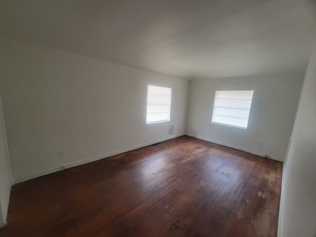 Photo - 1262 Zettler Rd