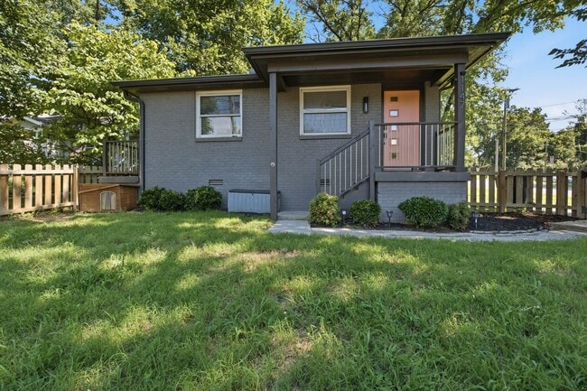 Building Photo - Cozy East Nashville Home