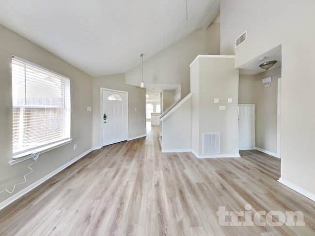 Photo - 2013 Greenwood Dr