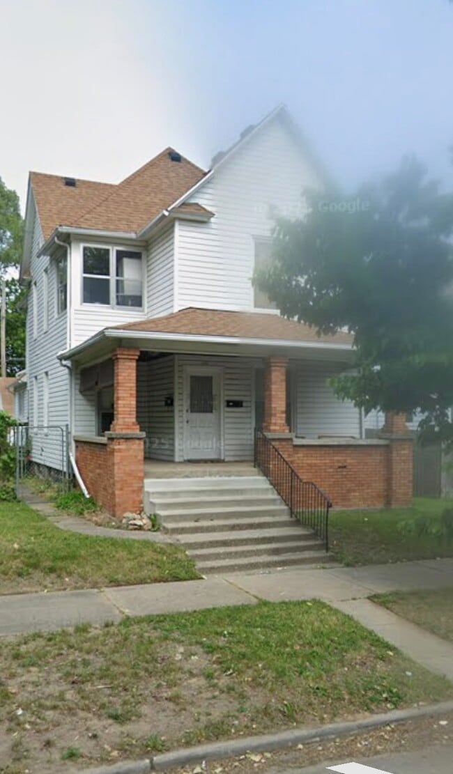 Building Photo - 1429 Quarry Ave NW Unit 1