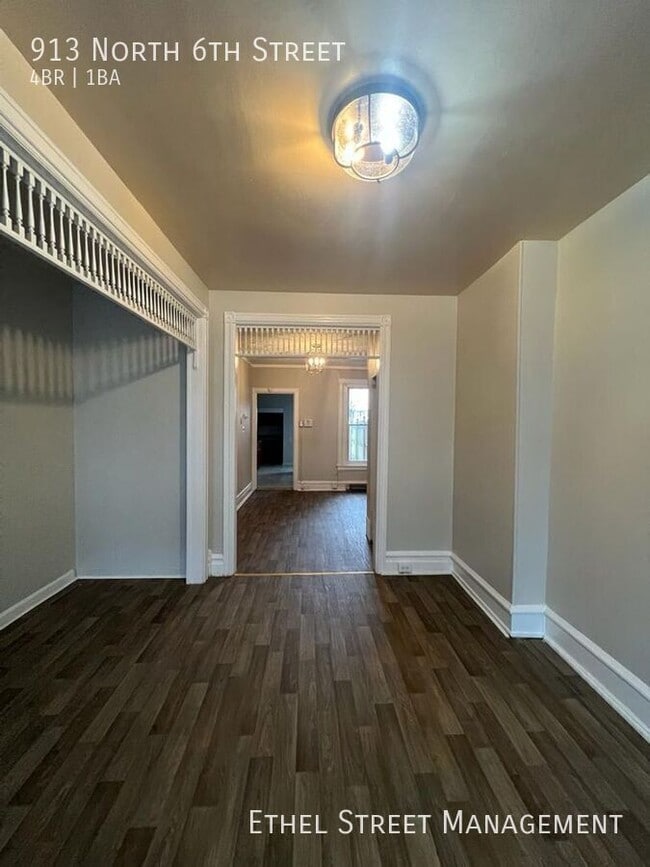 Photo - 913 N 6th St