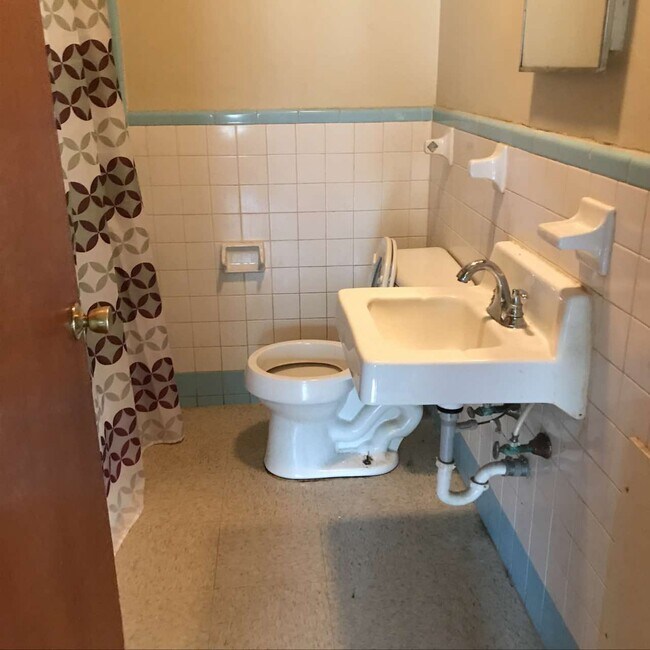 Photo - 300 Haynes St