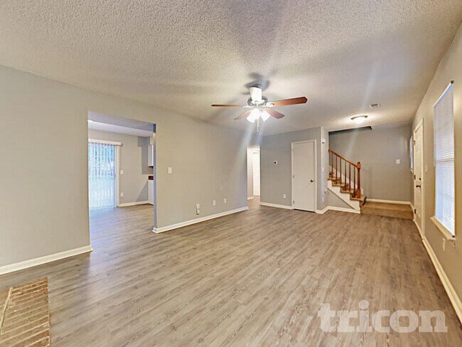 Photo - 7139 Markway Dr