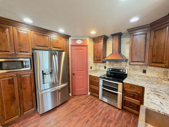 Photo - 317 W Farmside Dr