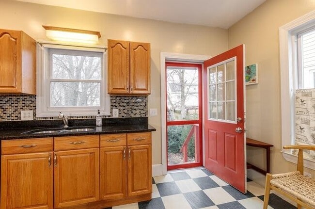 Photo - 330 Lowell St