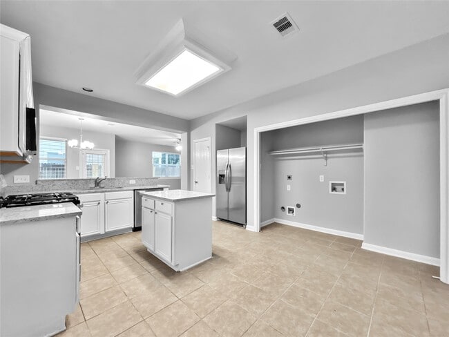 Photo - 835 Forest Ivy Ln