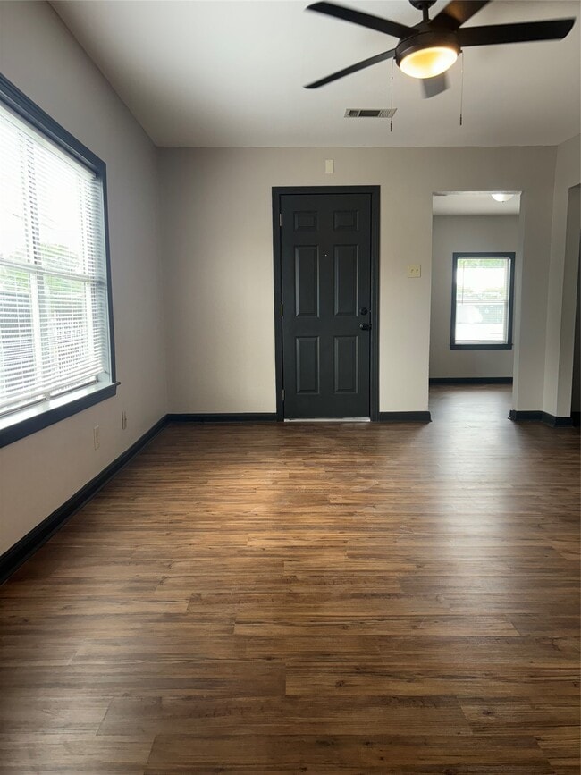 Photo - 1408 W 34th St