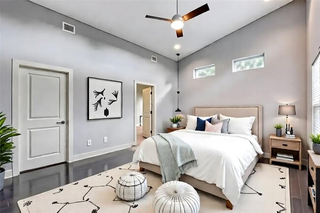 Building Photo - 936 E 50th St Rental