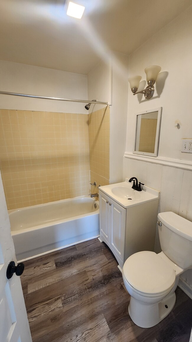 Photo - 121 Maple Ave