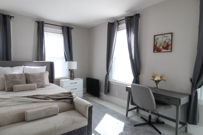 Photo - 800 Monroe Ave