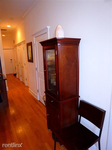 Photo - 800 W Cornelia Ave Unit #305