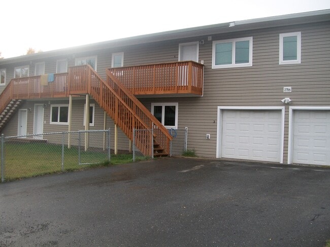 Building Photo - 2706 Turner St Unit 2 Rental
