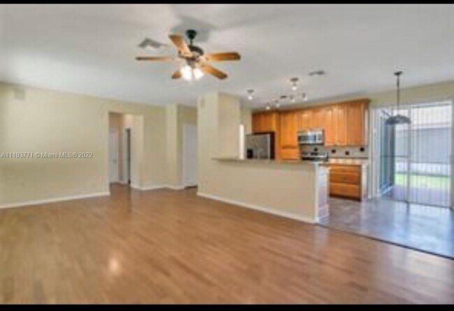 Photo - 513 NW 46th Ave