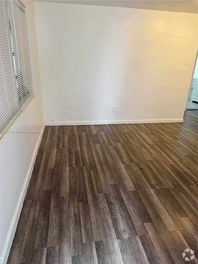 Building Photo - 16890 NE 21st Ave Unit 4 Rental
