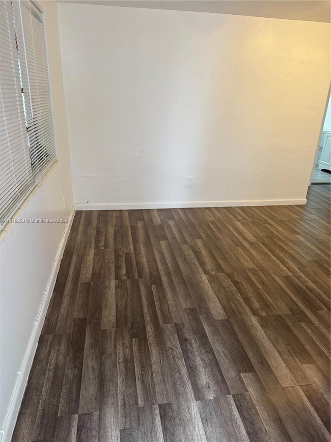 Photo - 16890 NE 21st Ave Apartment Unit 4