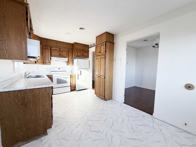 Photo - 9 Edgecombe Dr