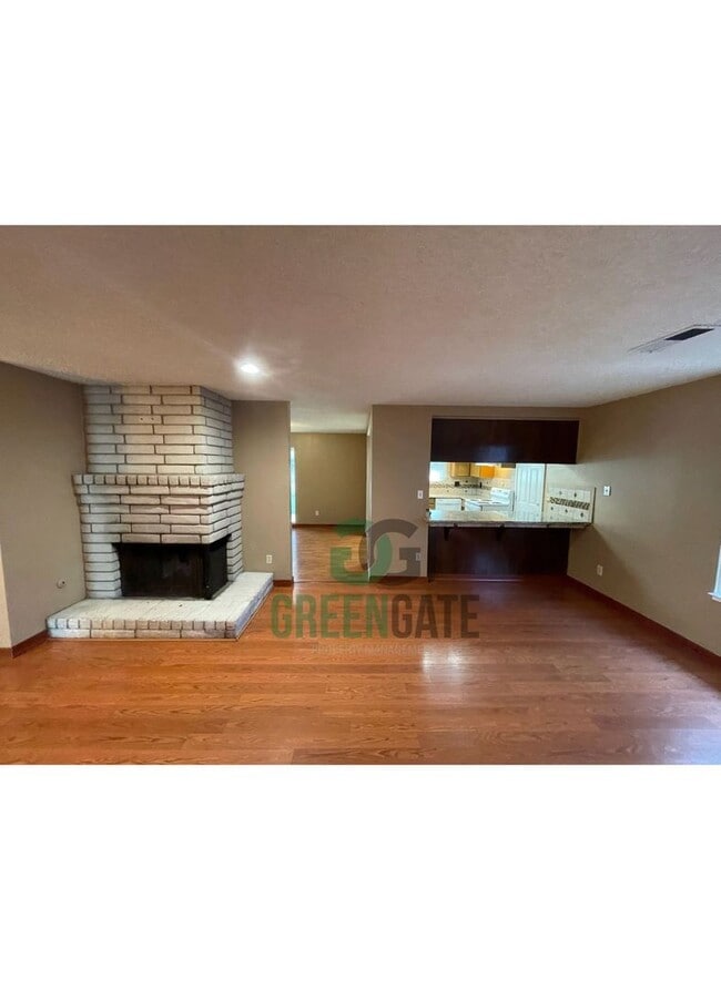 Photo - 2812 Jahrom Ln