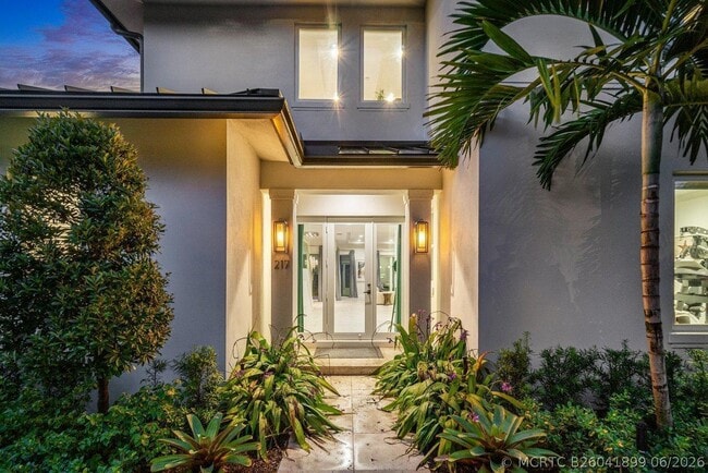 Building Photo - 217 Gulfstream Blvd