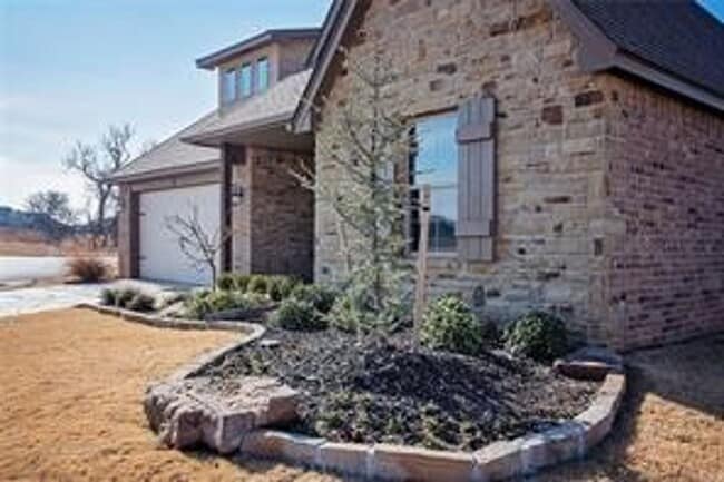 3 Bed | 2 Bath | 2 Car Garage - Bungalow S... - 3 Bed | 2 Bath | 2 Car Garage - Bungalow S... House