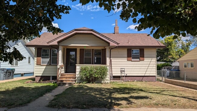 Building Photo - 2015 Bradley Ave Rental