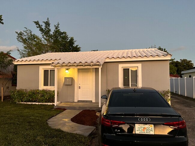 Photo - 1516 N Andrews Ave