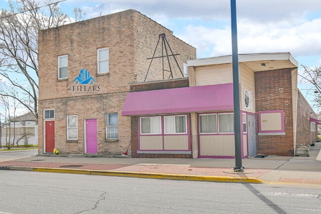 Photo - "Charming 2-Bedroom Haven in East Chicago - Spacious 750 Sq Ft Gem!" Unit 2F