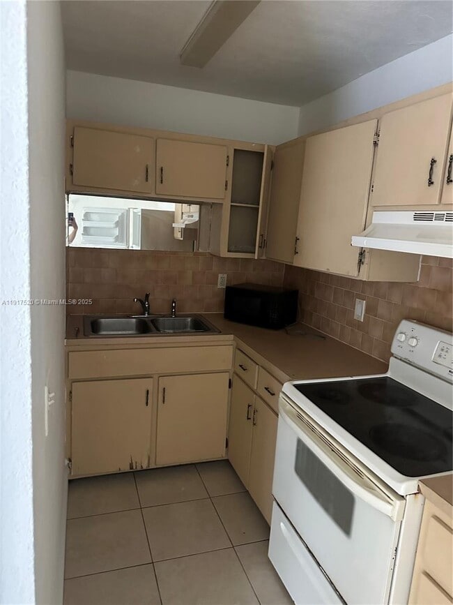 Building Photo - 9614 NW 5th Ave Unit 3