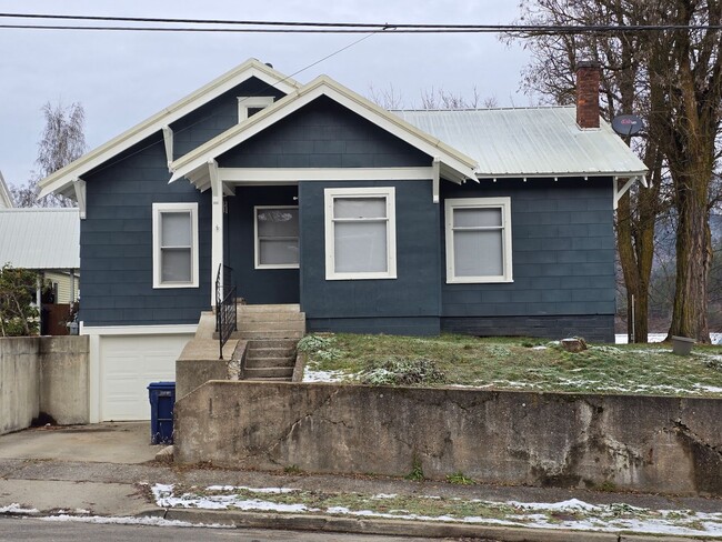 3 bedroom, 1 bath house located in Kellogg... - 3 bedroom, 1 bath house located in Kellogg...