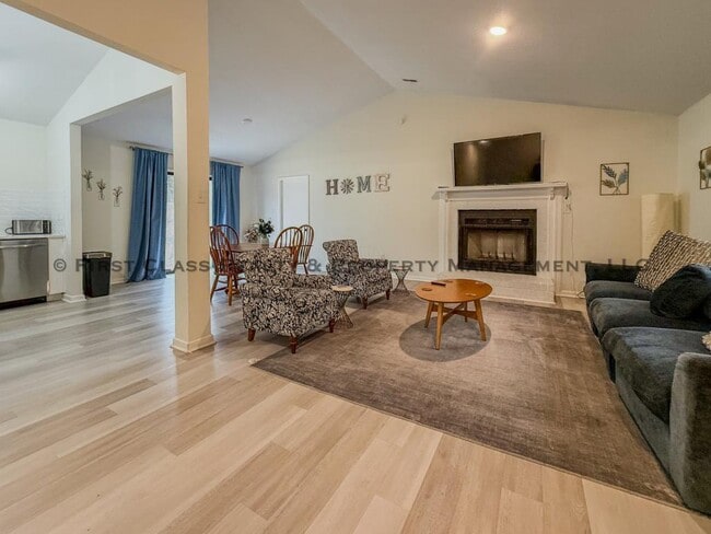 Photo - 5819 Woodrock Ct