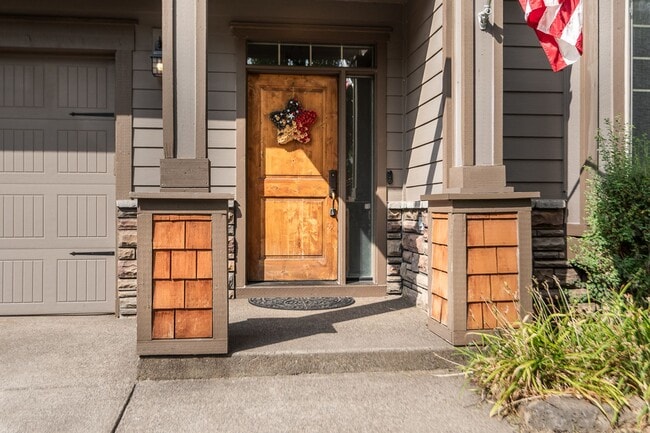 Photo - 4-Bedroom Home Near Pine Nursery Park Smar...