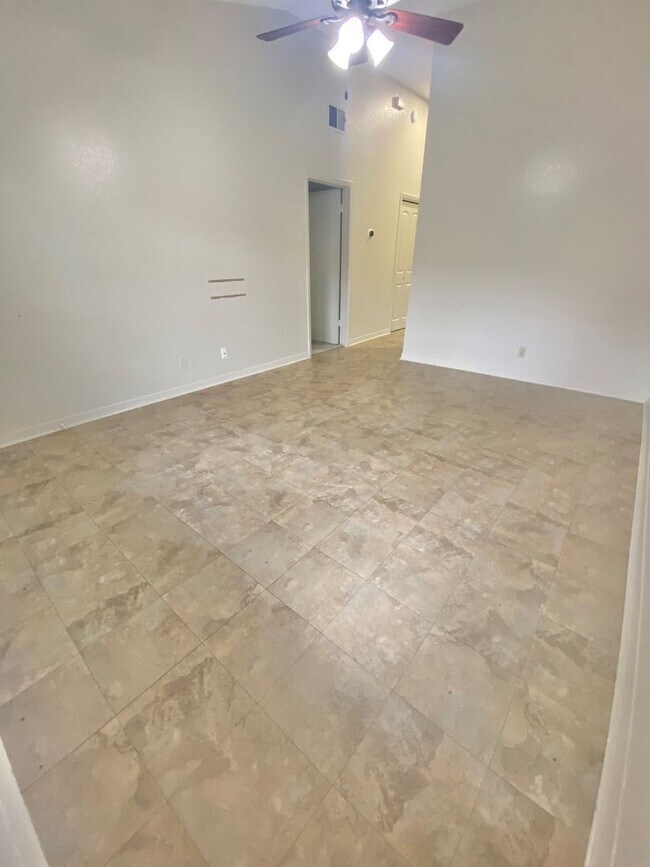 Photo - MOVE IN NOW  - SOMERSET - WEST CAMPUS - SP...