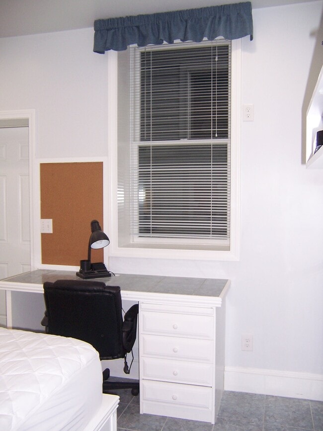 Photo - 188 Maverick St Unit Suite